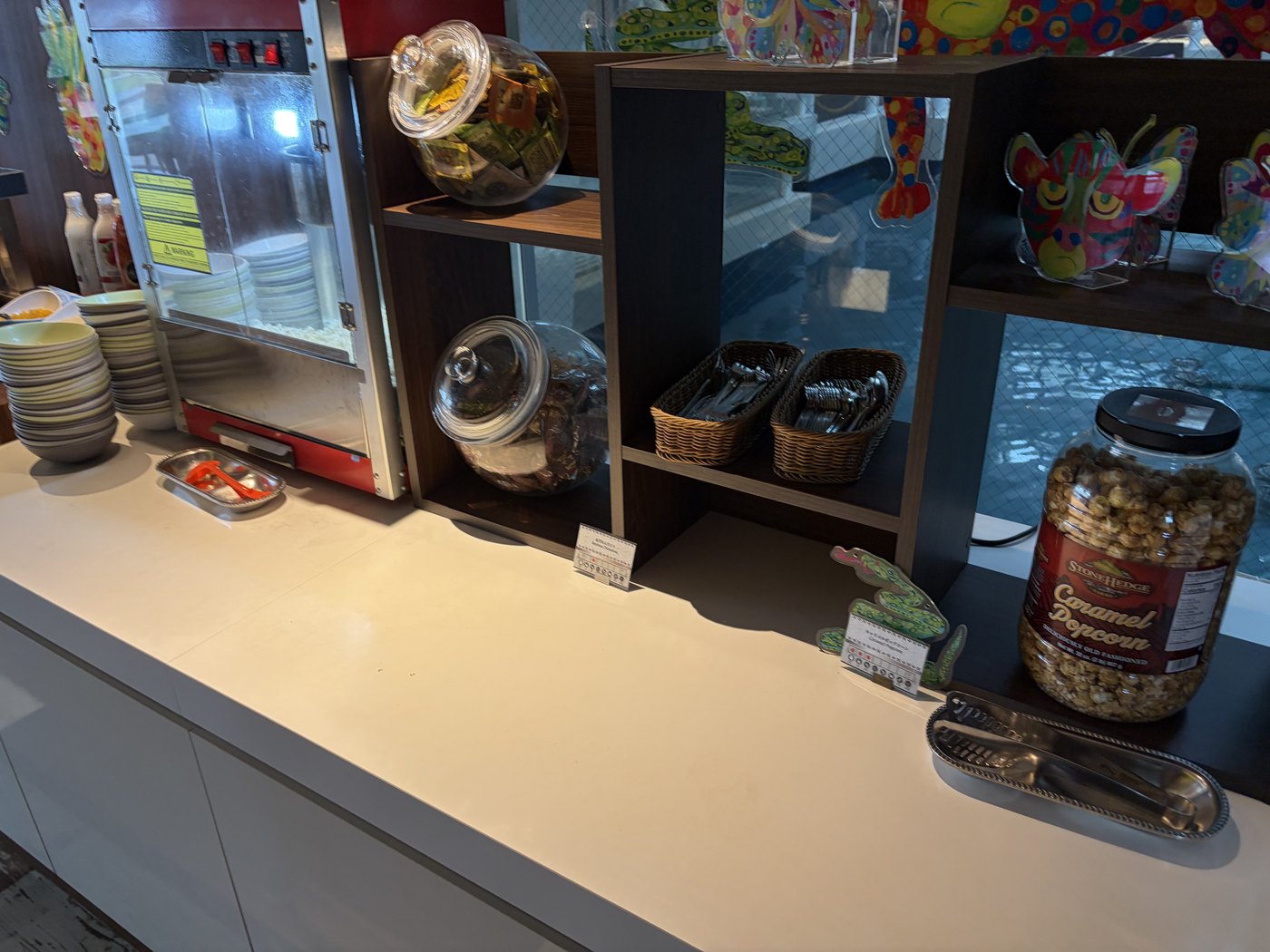 ポップコーンマシンとキャラメルポップコーン